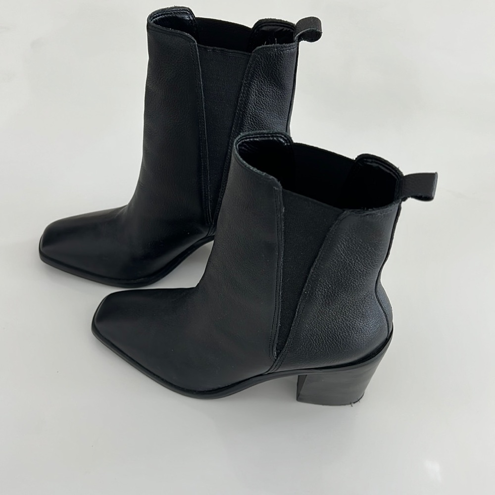 MARC FISHER BOOTIES size 7.5